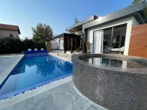 Dian’s suits - Tuval