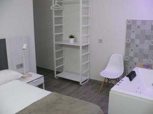 HOSTAL LETTO DAL MARE