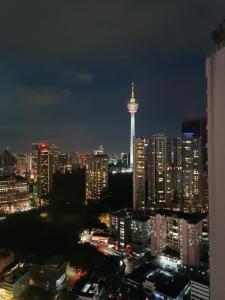 S36- Robertson at Bukit Bintang 3 Bedroom with Netflix