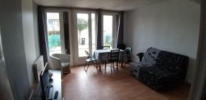 Appartements Maison 2 chambres, terrasse/jardin (proche PARIS) : photos des chambres
