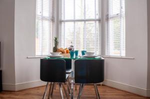 Bedford Rd Apartment Ideal for Hospital & Town Centre