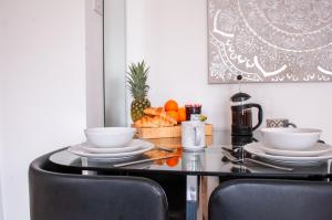 Bedford Road Garden Apartment with Free Parking, WiFi and Netflix