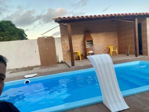 Casa com piscina para veraneio em Barra do Itariri - Bahia