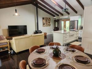 Rustic Queen of Leura