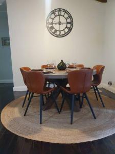 Rustic Queen of Leura