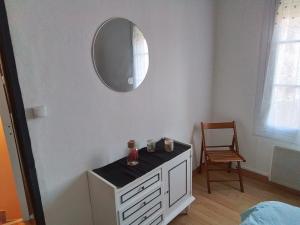 Appartements Appartement 1er etage centre bourg : photos des chambres