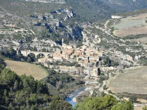 Villas Classy Villa in Roquebrun with Swimming Pool : photos des chambres