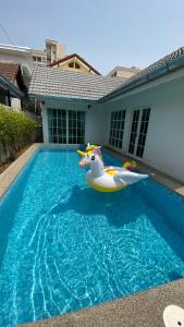 Luxury Pool Villa Pattaya Center C3- 3 Bedroom