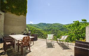 Appartements Awesome apartment in CARCHETO BRUSTICO with 1 Bedrooms and Outdoor swimming pool : photos des chambres