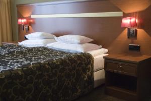 Hotel Golden Lake Resort