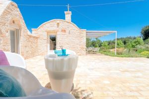 Trullo Zese con Piscina Privata