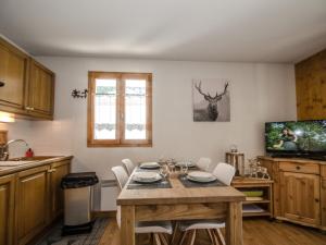 Chalet calme à Chamonix, proche centre-ville avec balcons, parking et Wi-Fi - FR-1-343-212