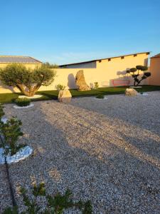 Maisons de vacances Pissenlit Une Prairie en Provence : photos des chambres