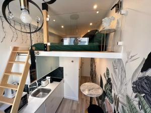 The GARDEN - cosy studio with AC in the very center of Paris