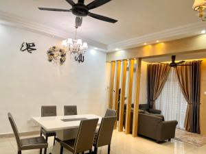 Sofiamuslim Homestay Putrajaya- Near Alamanda Mall & Federal Government Administrative Centre Kompleks ABCDEF