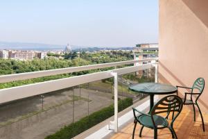 2 room Suite, 1 King, Sofa bed, St. PeterÂ´s Dome view room in Courtyard by Marriott Rome Central Park
