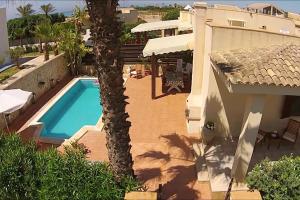 Villa Pino with exclusive private pool only 50m from the beach