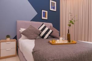 S27- Bukit Bintang Robertson 3BR Suite with Netflix