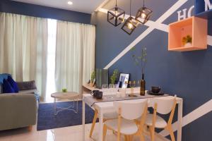 S27- Bukit Bintang Robertson 3BR Suite with Netflix