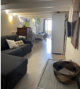 Appartements Pres du Vieux port Studio terrasse vue degagee eglise de Saint Jean : Appartement 1 Chambre