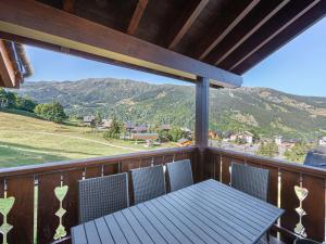 Duplex lumineux skis aux pieds avec accès piscine et parking - FR-1-566-48