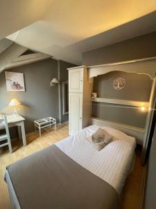 Hotels The Originals City, Hotel de la Balance, Montbeliard : photos des chambres