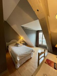 Hotels The Originals City, Hotel de la Balance, Montbeliard : photos des chambres