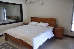 Sunset Boulevard, Grand Baie