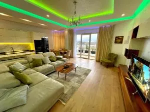 Queen’s Luxury Apartments Lake - Sauk