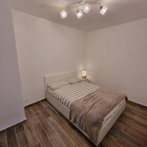 Appartement 3 pièces refait à neuf. Centre-ville.