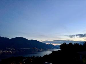 Wohnung mit Aussicht auf Lago Maggiore & Pool