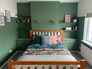 La Brisa-fully refurbished, perfect local