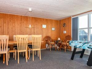 8 person holiday home in Harboøre