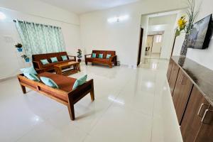 Tirupati Homestay- PRIDE Free Breakfast - Premium 3BHK AC - Flyover to Alipiri gate - WiFi - Android TV - Ragunatha Resorts - Easy access to visitTemples
