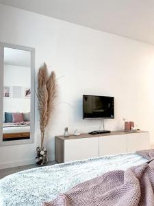 Central & Beach(1.8km) Apartment