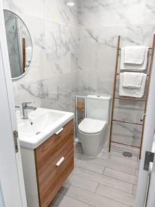 Central & Beach(1.8km) Apartment