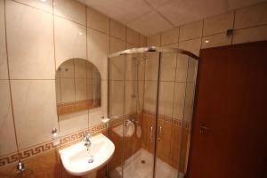 Menada Green Hills Apartments