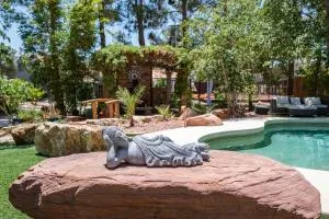 Resort-Style Paradise w 2 Pools - Paradise