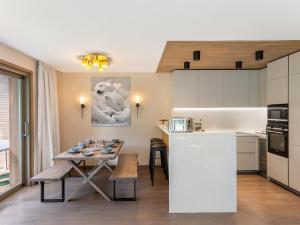 Appartement Neuf, Jardin Privé, 3 Chambres, Megève Mont dArbois - FR-1-569-73