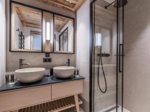 Appartement Luxueux avec Spa, Parking & Wi-Fi à Méribel - FR-1-613-60