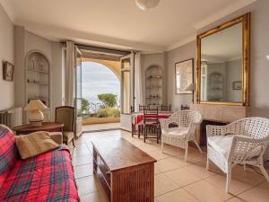 Appartements Appartement au charme ancien face a la grande plage de Saint-Jean-de-Luz - FR-1-4-670 : photos des chambres