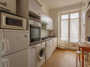 Appartements Appartement au charme ancien face a la grande plage de Saint-Jean-de-Luz - FR-1-4-670 : photos des chambres