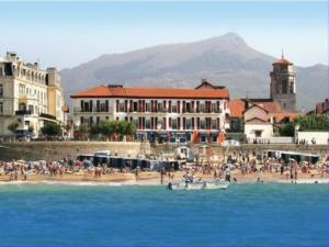 Appartements Appartement au charme ancien face a la grande plage de Saint-Jean-de-Luz - FR-1-4-670 : photos des chambres