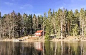2 Bedroom Awesome Home In Frövi - Järle