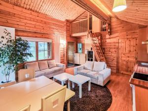 Peaceful log cabin in the country