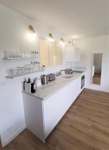 Appartements Calme et Vue - Plage 150m - T1 Bis Design 33m2 - : photos des chambres