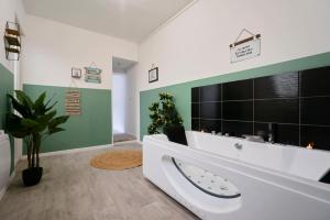 Maisons de vacances Ng suitehome Saint roch 4 chambres : photos des chambres