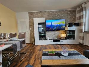 Exklusives und helles Erdgeschoss-Apartment No 2 im Zentrum von Kassel, schnelles 1Gbit Internet, Geschirrspüler, Boxspringbetten