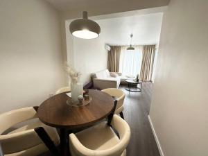 New luxury furnished apartment - beach, Varna center & fast Wi-FI