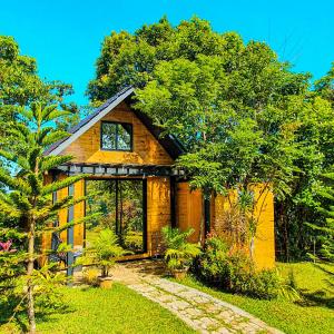 Relaxing Lake side Staycation for Family ,2 to 3 hours away from Manila